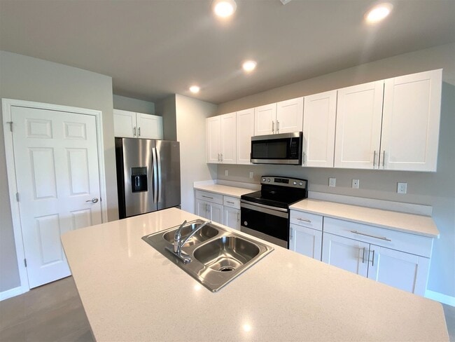 Photo - ** MEADOWOOD ** 3 BED / 2.5 BATH - TOWNHOME - GARAGE - NORTH NAPLES - ANNUAL RENTAL