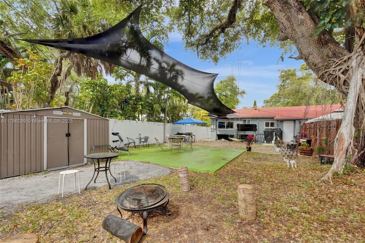 Photo - 1548 NE 131st Ln (North Miami, FL)