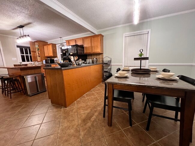 Photo - 300 College Park Dr