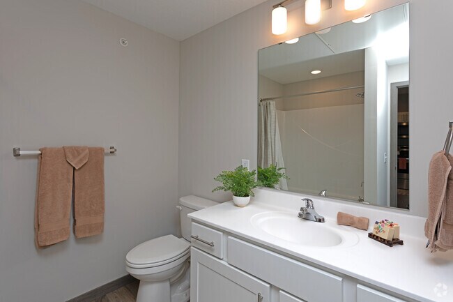 1BR, 1BA - 679SF
