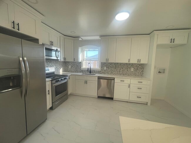 Building Photo - 520 Avenue C Unit 2 Rental