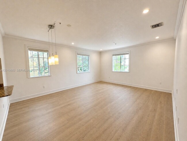 Photo - 115 Mendoza Ave Unit 202