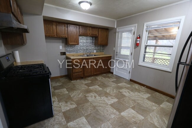 Photo - 124-124 Melrose Ct Unit 124