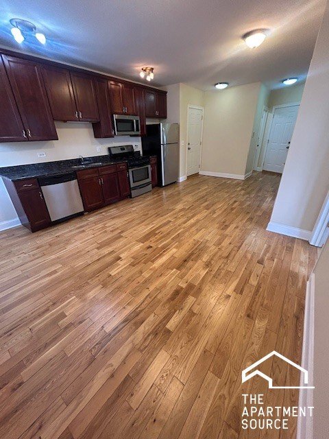 Photo - 4554 W George St Unit 2