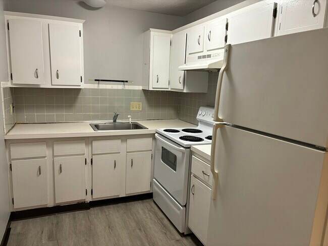 Photo - 135 Winthrop St Unit 1B