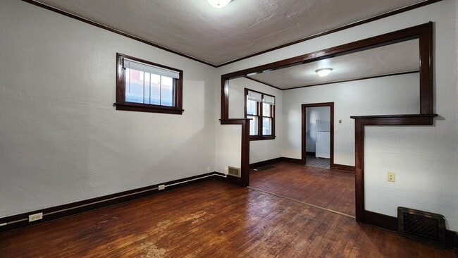 Photo - 723 14th St N
