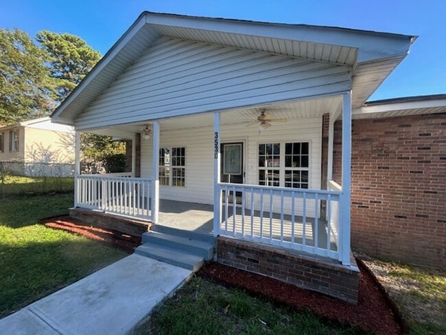 Photo - 3530 Beaumont Ave