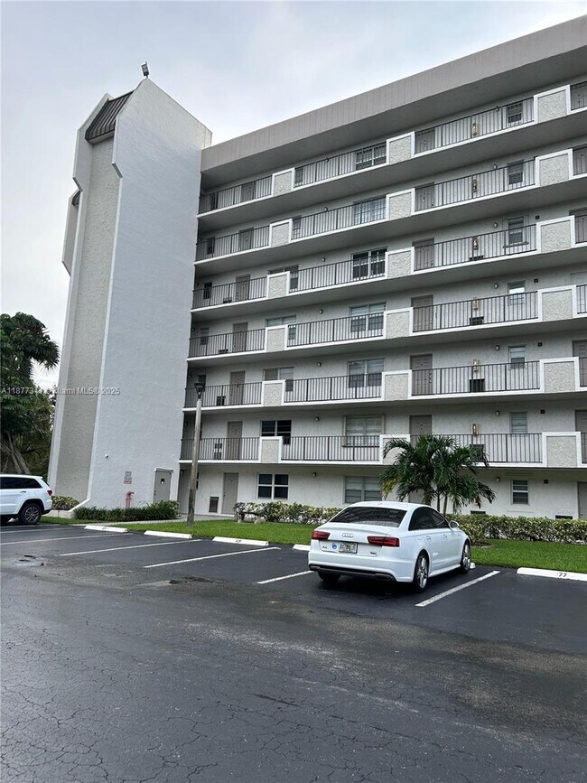 Photo - 3100 W Rolling Hills Cir Unit 702