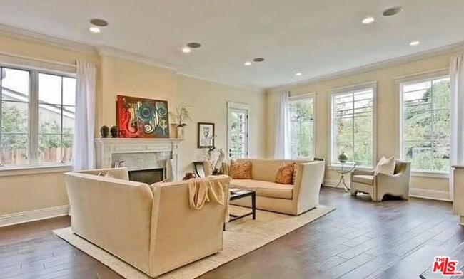 Photo - 580 N Kenter Ave