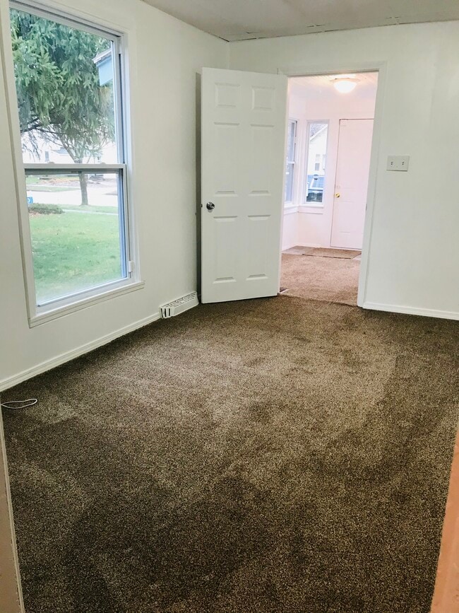 Photo - 616 W Wolf Ave