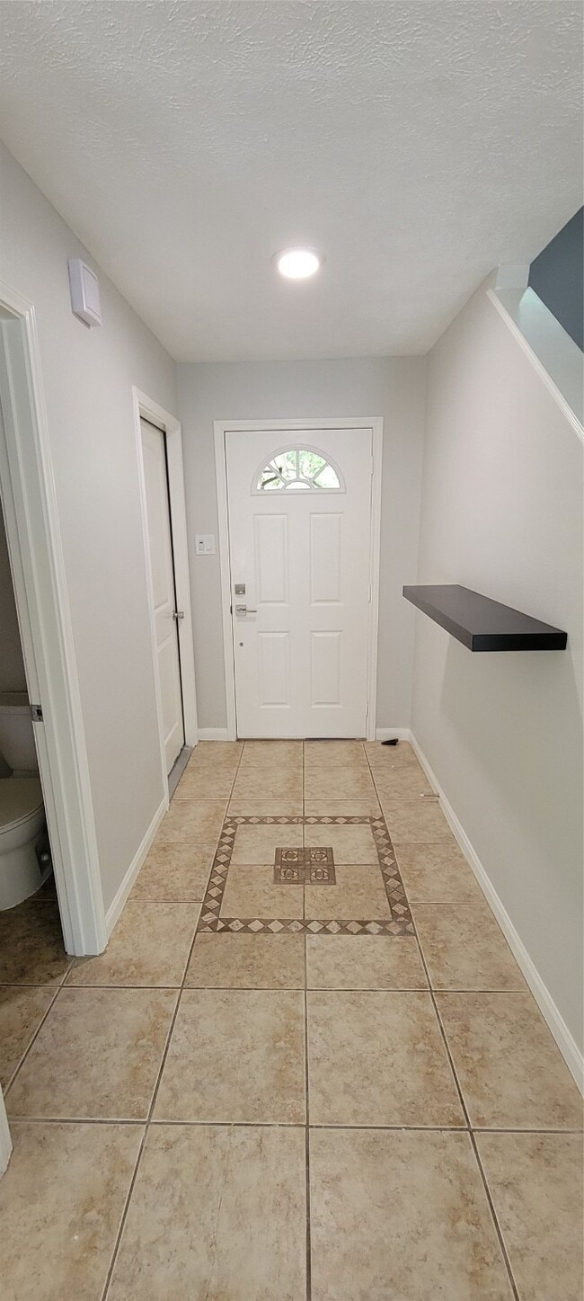 Photo - 36 Field Flower Ct