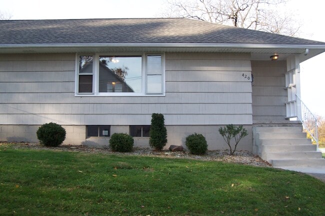 Front entry - 420 Muth Rd Unit 420