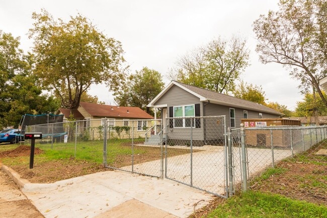 Photo - Charming 3-Bedroom Home with Spacious Yard in North Tulsa