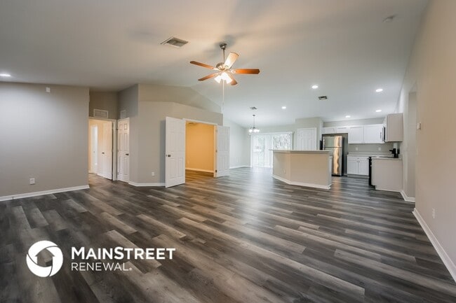 Photo - 3317 57th St W