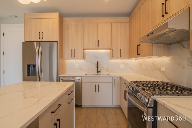 Photo - 2354 W Polk St Unit #302