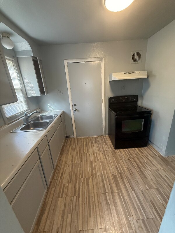 Photo - 10112 Cloverdale Dr