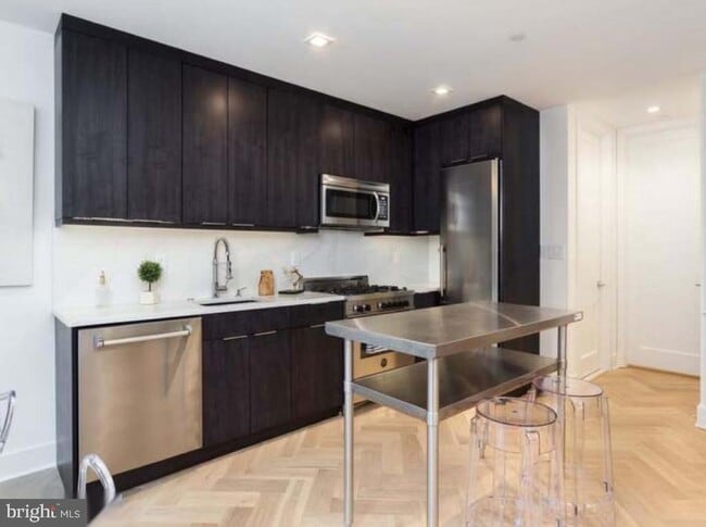 Photo - 1753 Willard St NW
