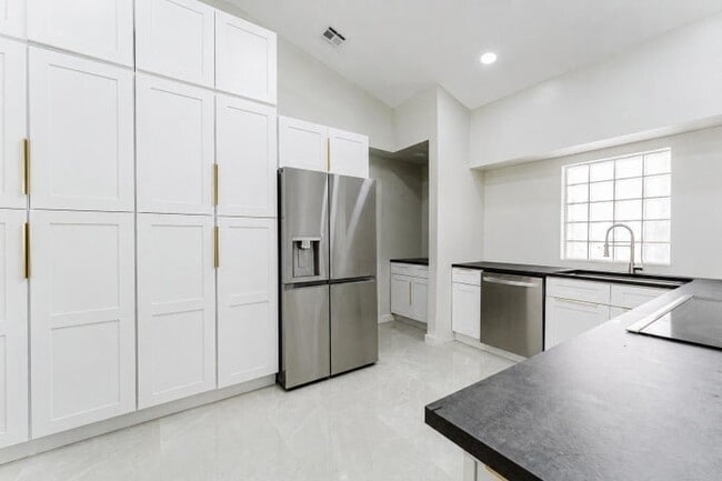 Photo - 7512 Eagle Point Dr