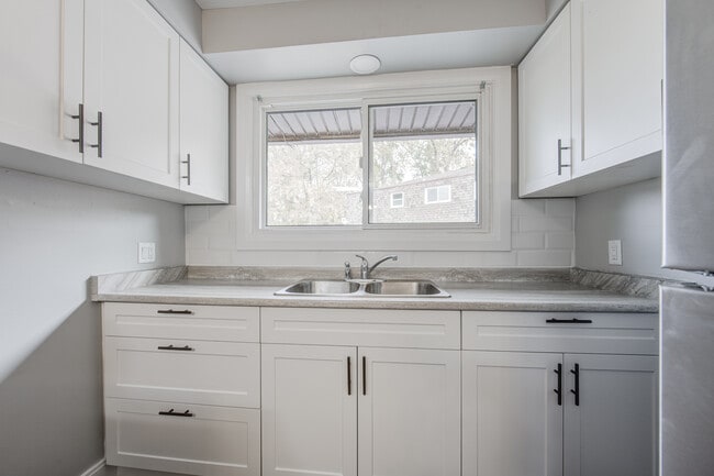 Photo - 3 Bed / 1 Bath in Chatham – $1,849 + Utilities/month + Parking Included Unit 3