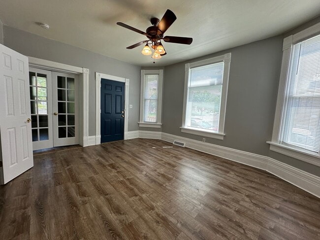 Incredible 2 bedroom apartment in Bayview - Incredible 2  bedroom apartment in Bayview Unit lower