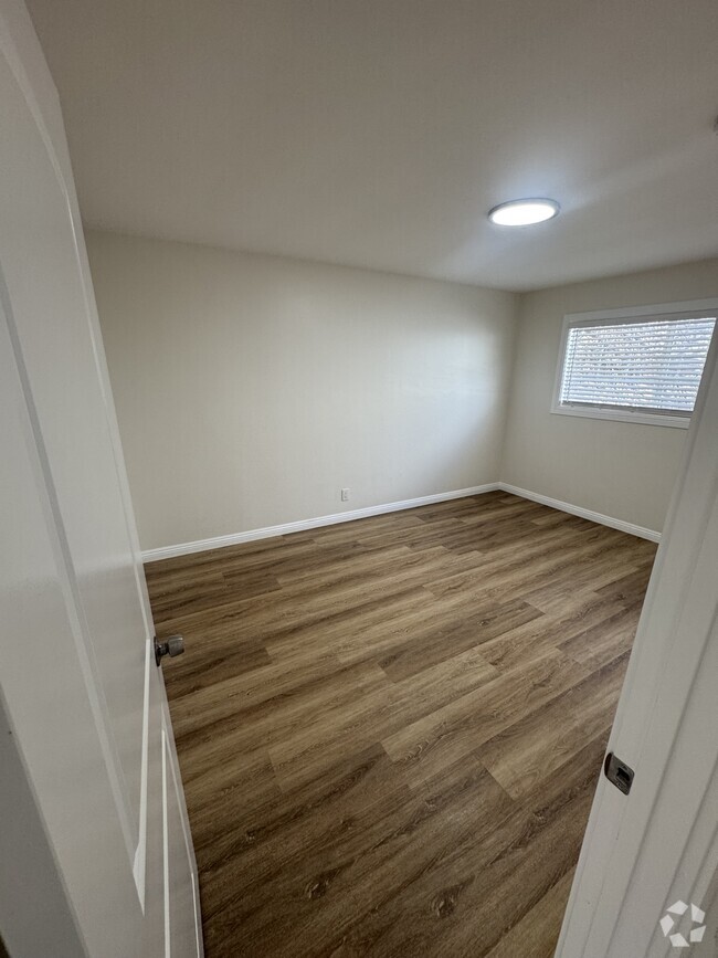 Building Photo - 1806 247th St Rental