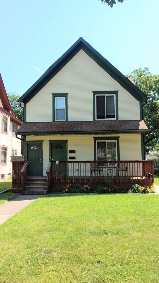 Dúplex con patio, porche y terraza - 3229 29th Ave S Unidad Upper