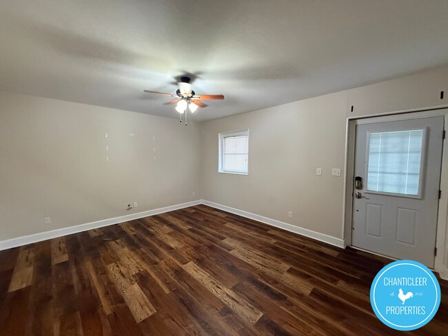 Photo - 1729 Gyro Dr