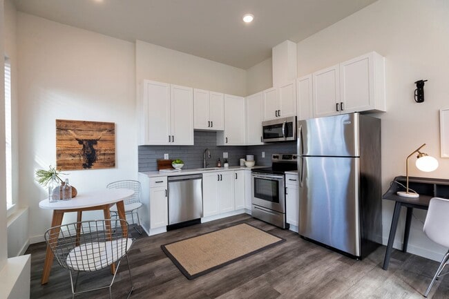 Photo - Bailey Commons