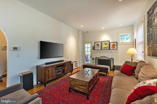 Photo - 5534 Nevada Ave NW