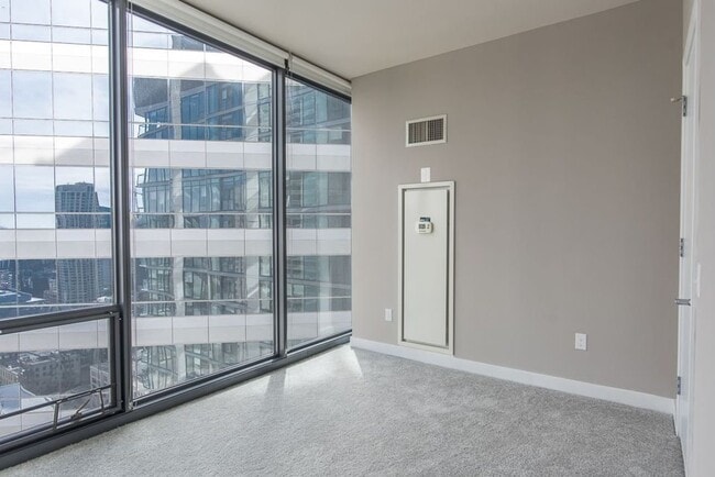 Photo - 520 N Wabash Ave