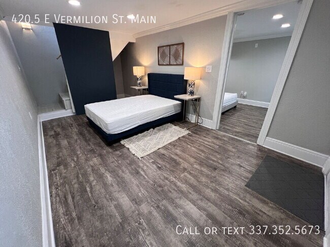 Photo - 420.5 E Vermilion St