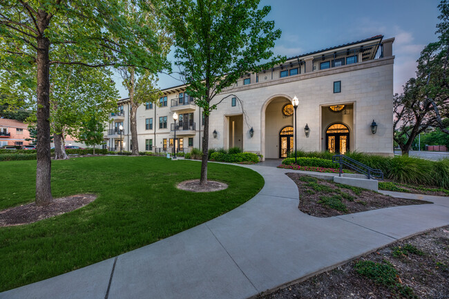 Photo - The Laurel Preston Hollow Apartments