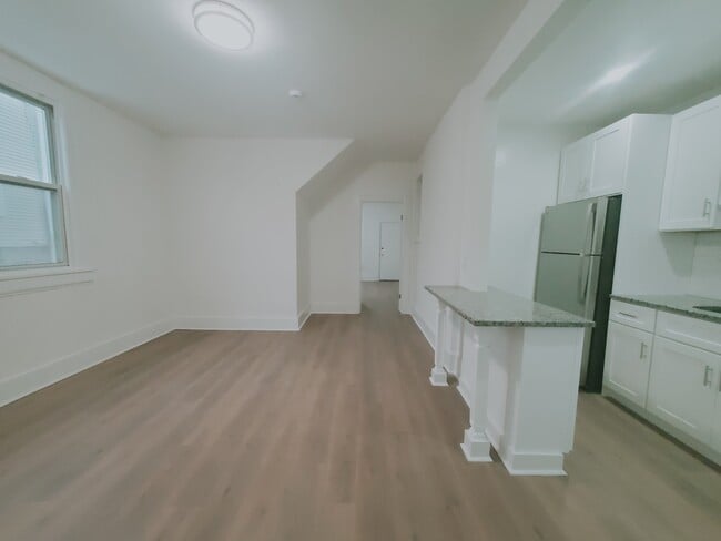 Photo - 82 Lindale St Unit 1