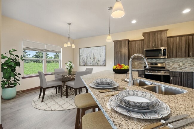 Building Photo - 3 Bedroom / 2.5 Bathroom / Townhome