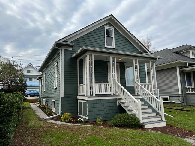 Photo - 5511 Brooklyn Ave NE