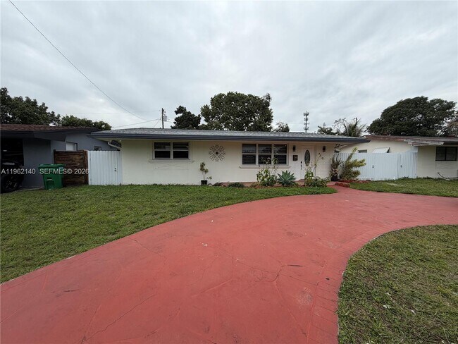 Photo - 7950 NW 10th St