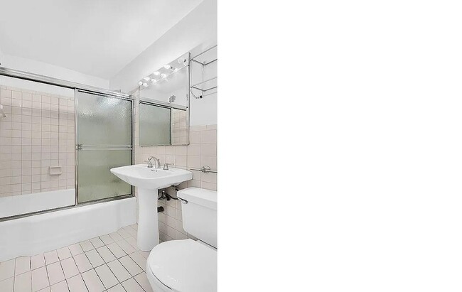 Photo - 35-20 Leverich St