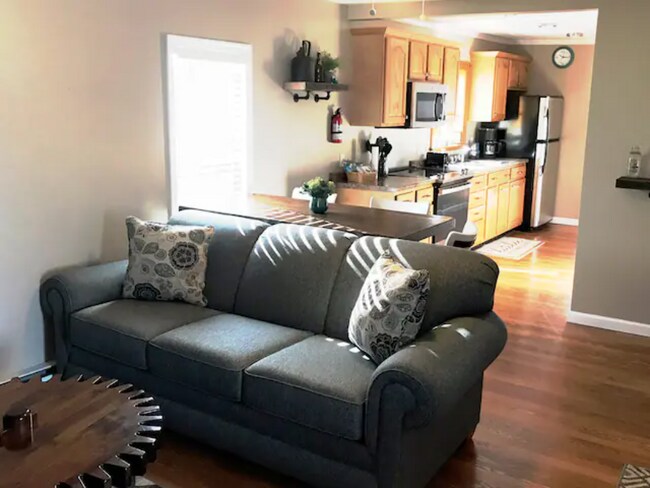 Photo - 2123 Prospect Ave Unit 2nd Floor