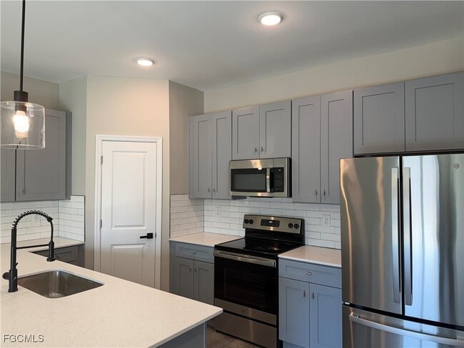 Photo - 5205-5207 30th St SW