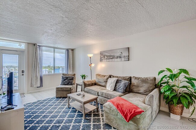 108 Paradise Harbour Blvd Unit 512