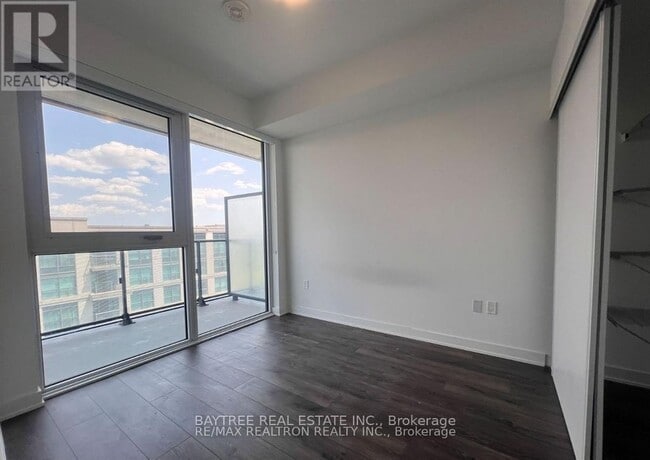 Photo - 105 Oneida Crescent Unit 1107
