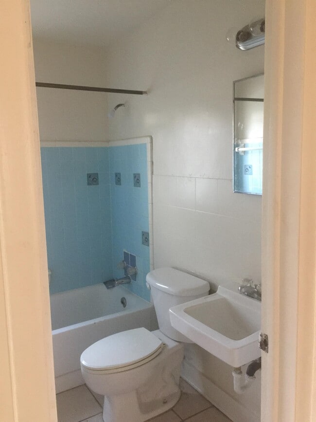 Photo - 1615 W 7th St