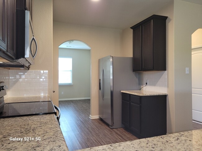 Kitchen- granite includnters- refrigerator inunters - 1514 Hill Top Ct. Unit Hill Top