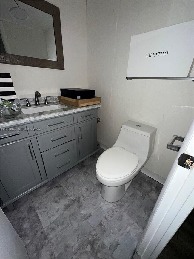 Photo - 2750 NE 183rd St Unidad PH07