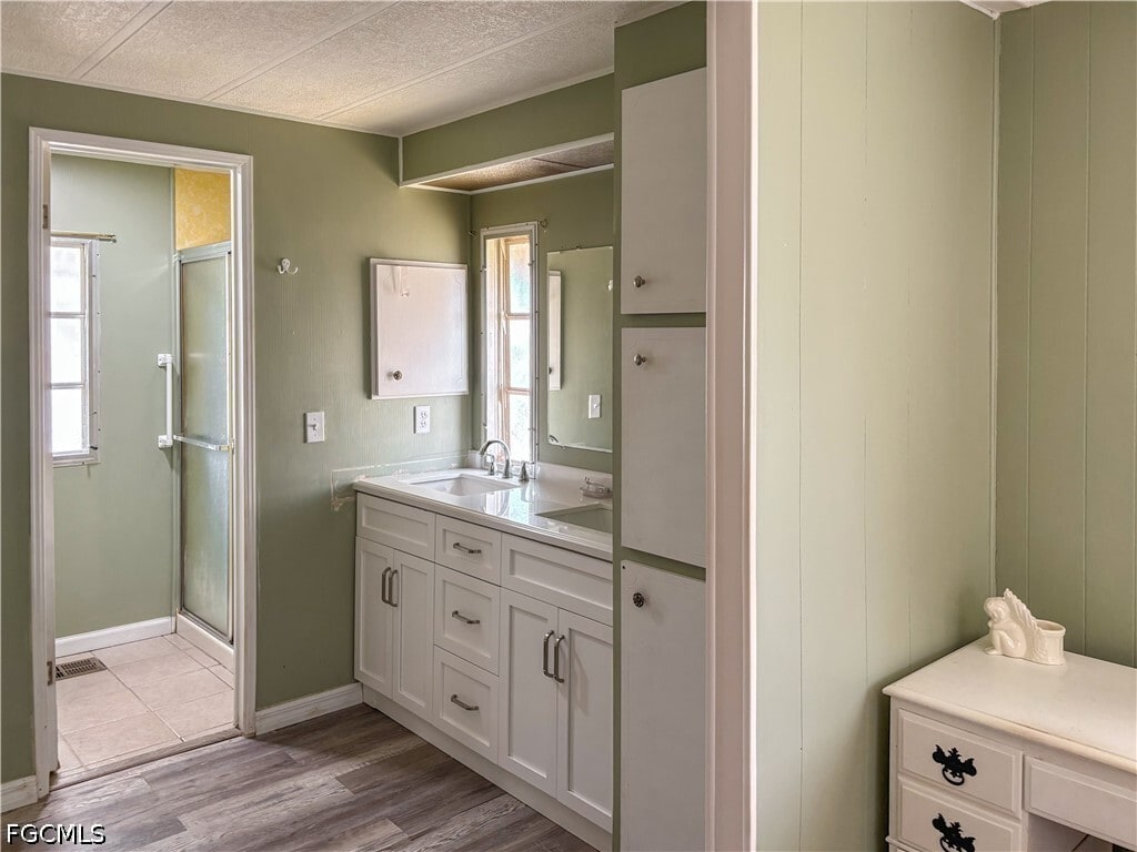 Photo - 5558 Sir Walters Way