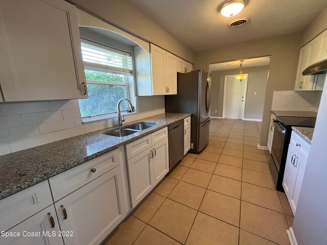 Photo - 619 Rosada St