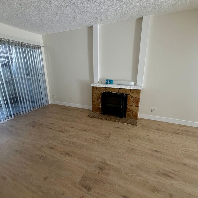 Photo - 21801 Roscoe Blvd Unidad 128