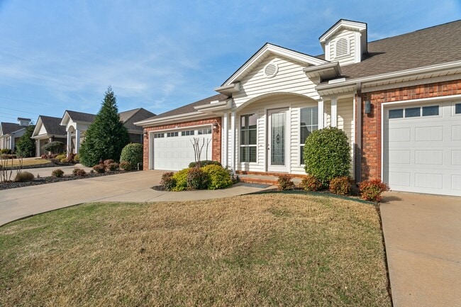 Building Photo - 17 Jeffrey Way