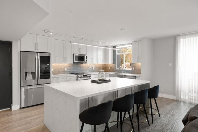 Building Photo - 6502 N Central Ave Unit A103