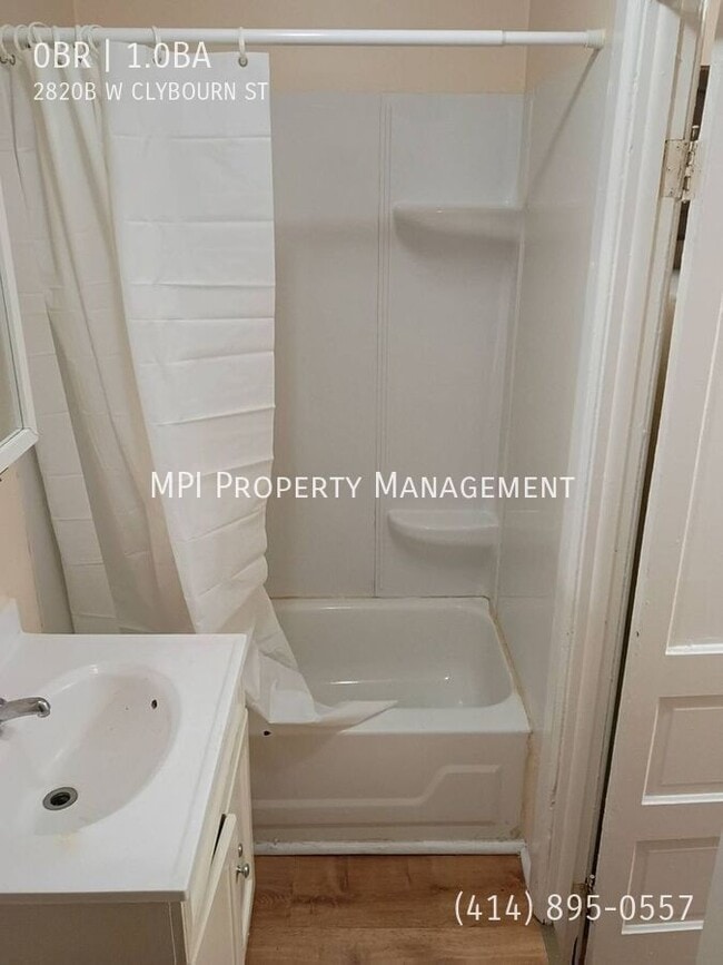 Photo - 2820B W CLYBOURN St